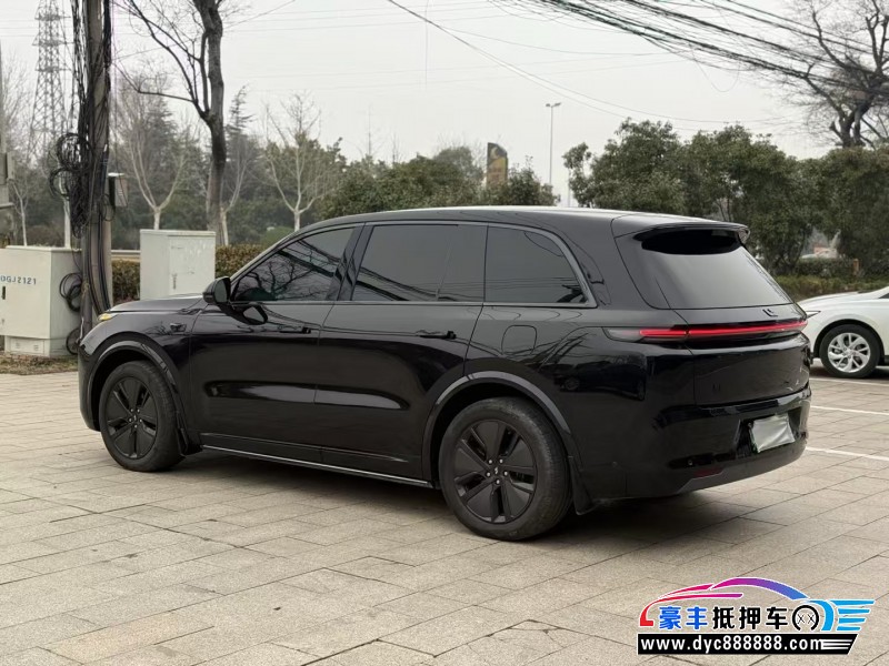 24年理想L8轿车抵押车出售