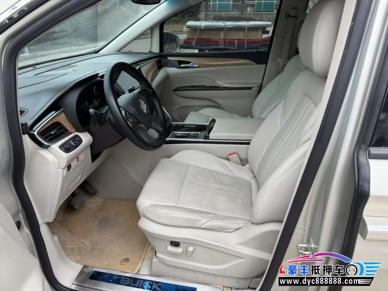 18年别克GL8轿车抵押车出售