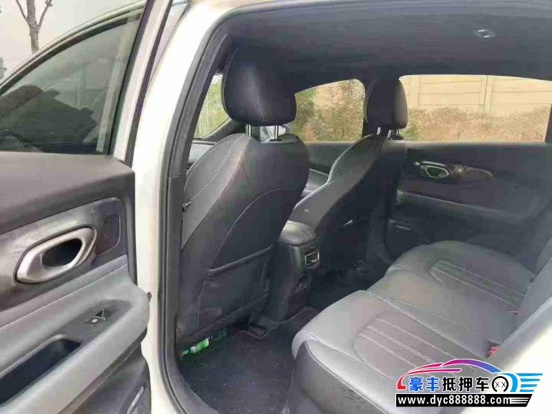 25年传祺影豹轿车抵押车出售