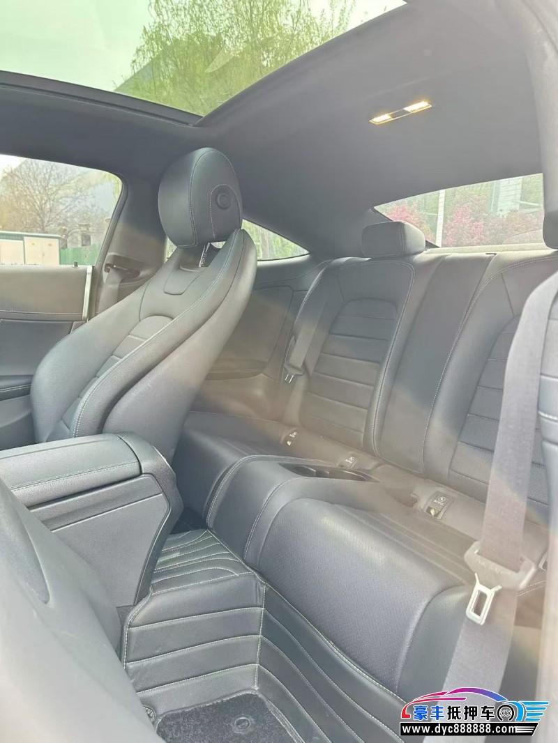 21年奔驰C轿车抵押车出售