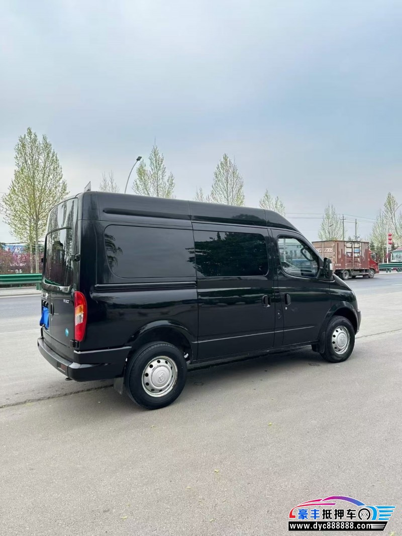 22年上汽大通V80轿车抵押车出售