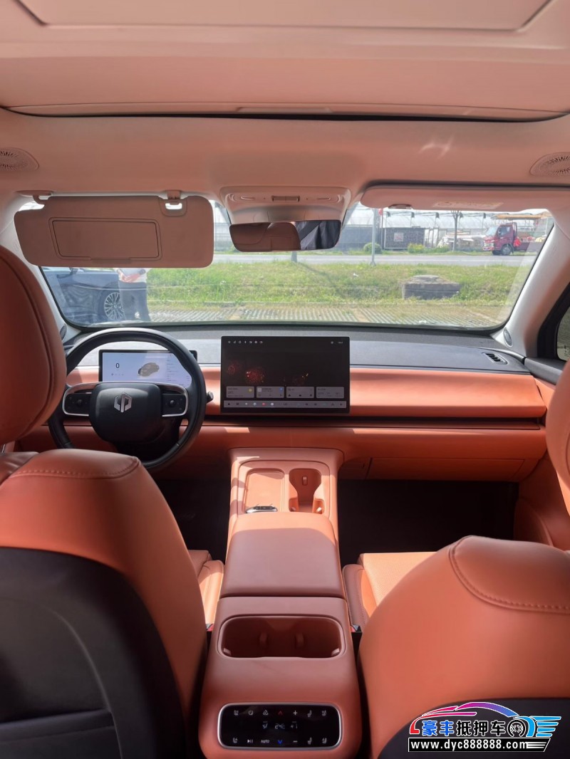 25年零跑C16轿车抵押车出售