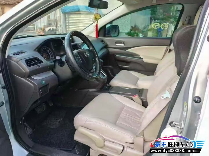 13年本田CR-V轿车抵押车出售