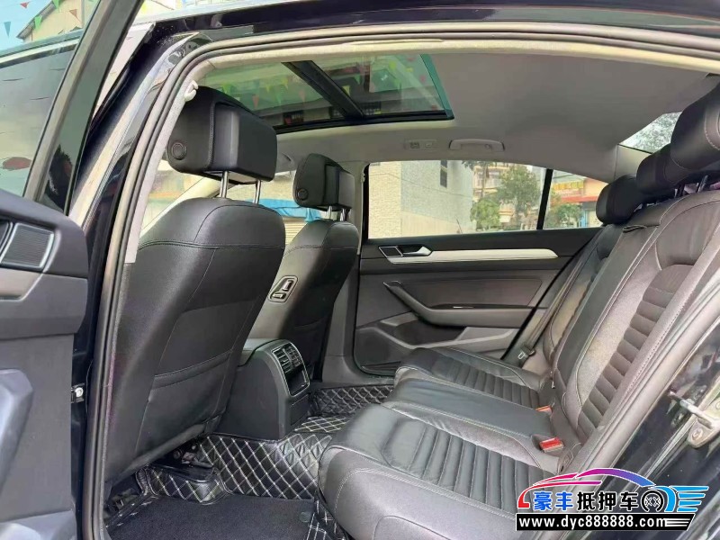 18年大众迈腾轿车抵押车出售