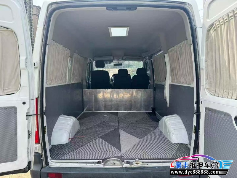 21年上汽大通V80轿车抵押车出售