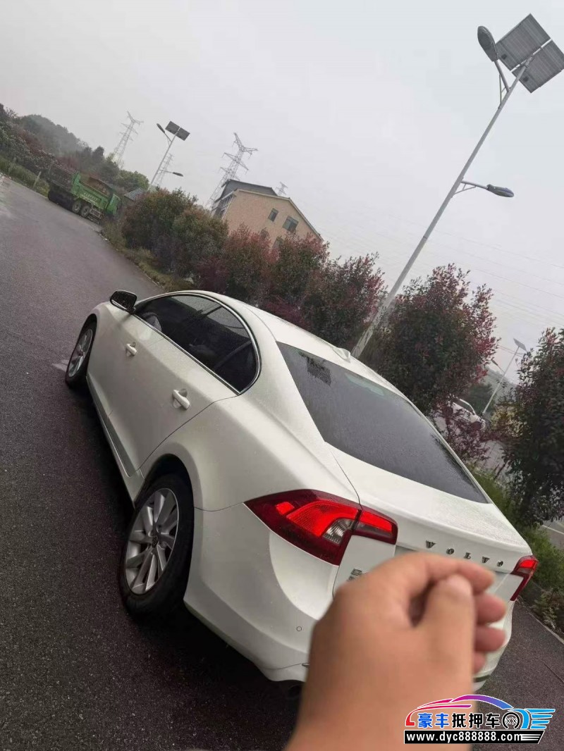 15年沃尔沃S60轿车抵押车出售