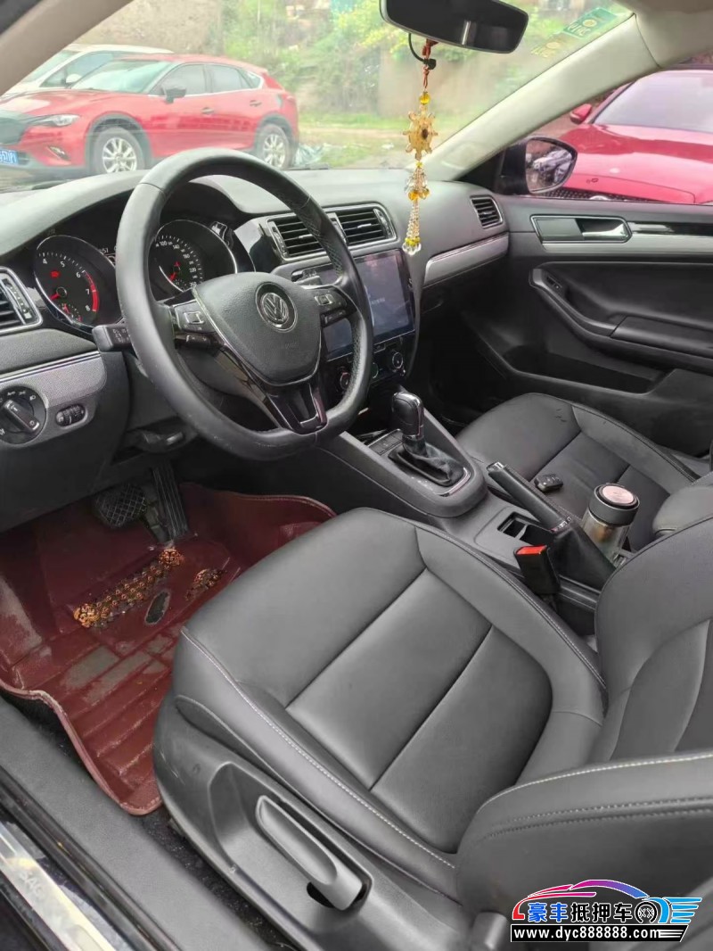 17年大众速腾轿车抵押车出售