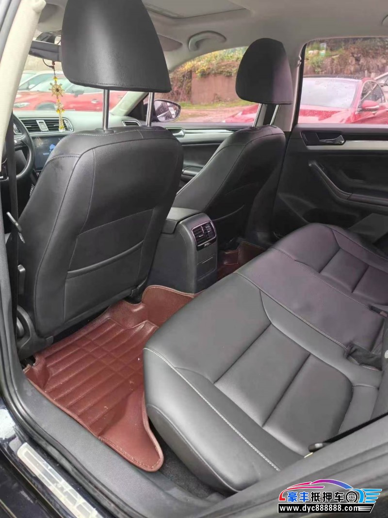 17年大众速腾轿车抵押车出售