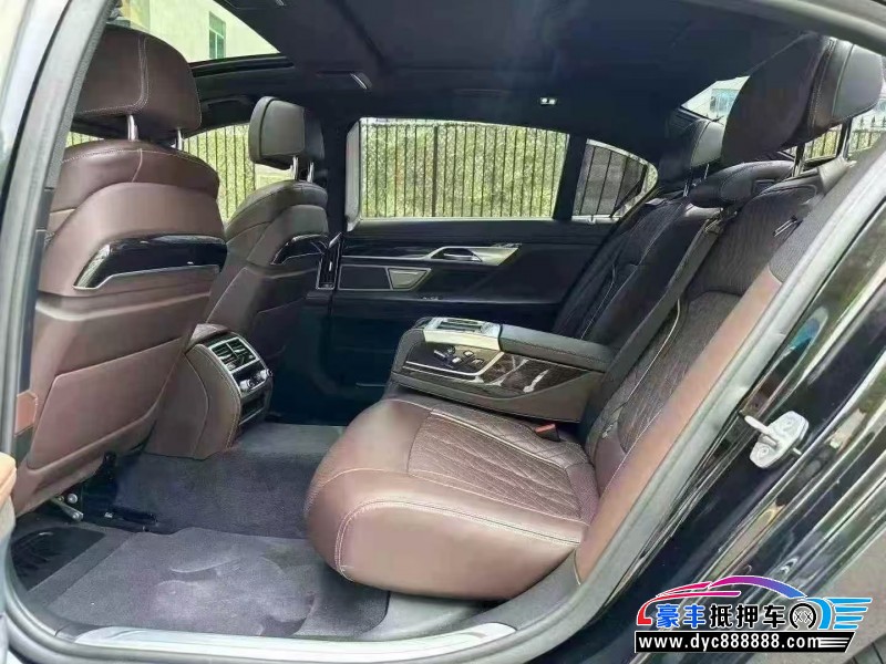 20年宝马7系轿车抵押车出售