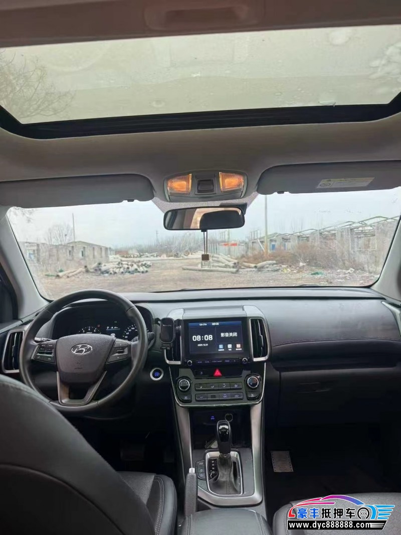 19年现代ix35轿车抵押车出售