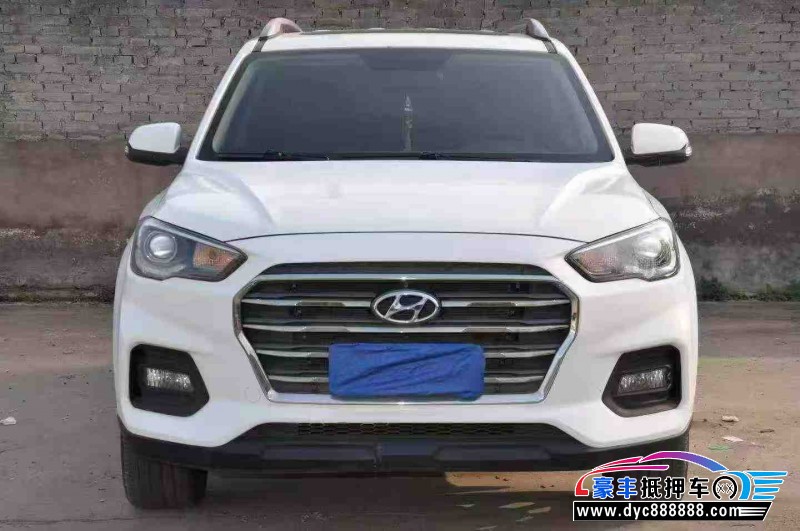 抵押车出售18年现代ix35轿车