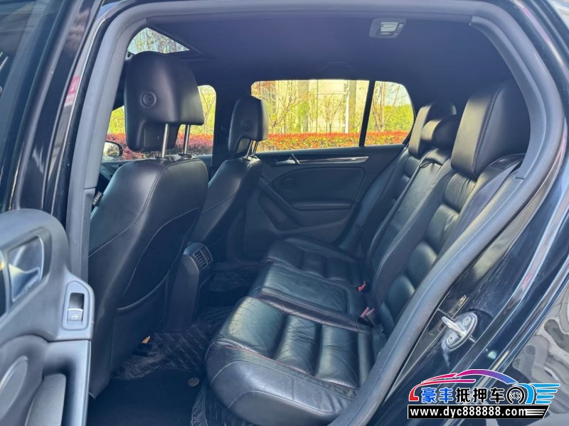 14年大众高尔夫轿车抵押车出售