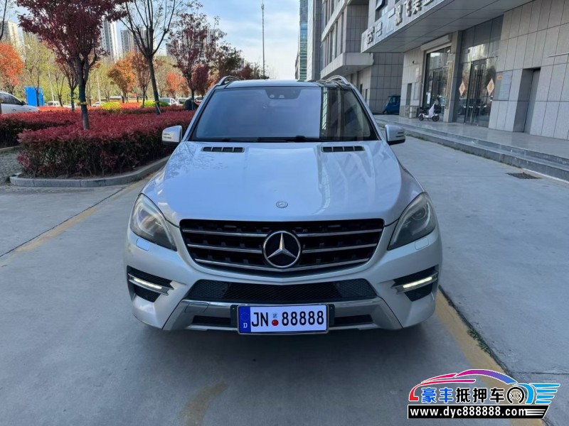 抵押车出售13年奔驰ML轿车