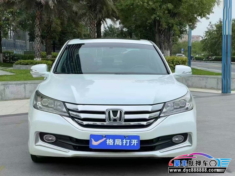 抵押车出售13年本田雅阁轿车