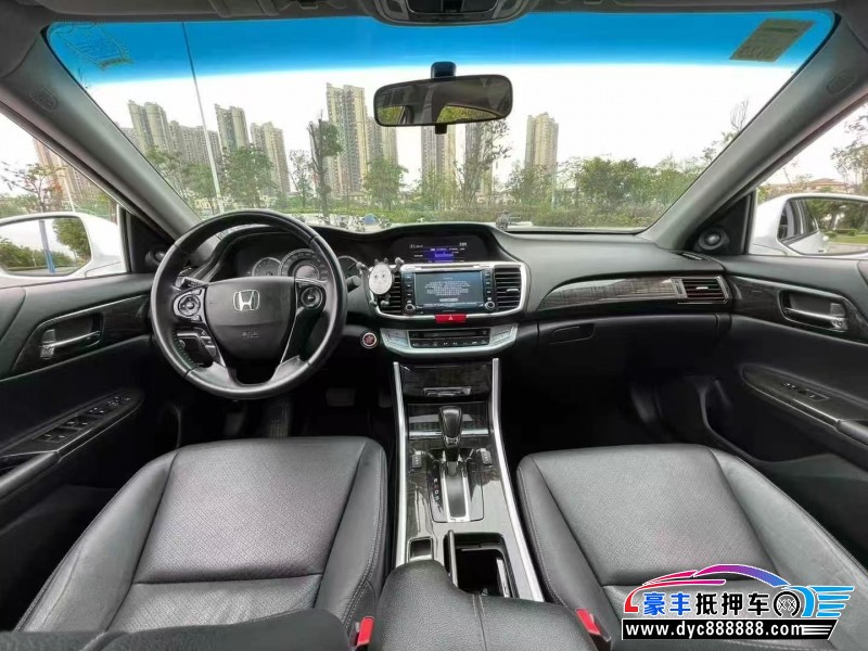 13年本田雅阁轿车抵押车出售