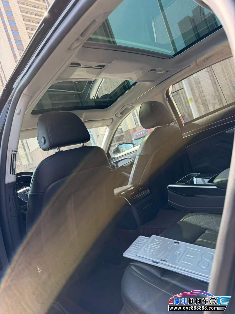 18年奥迪A8L轿车抵押车出售