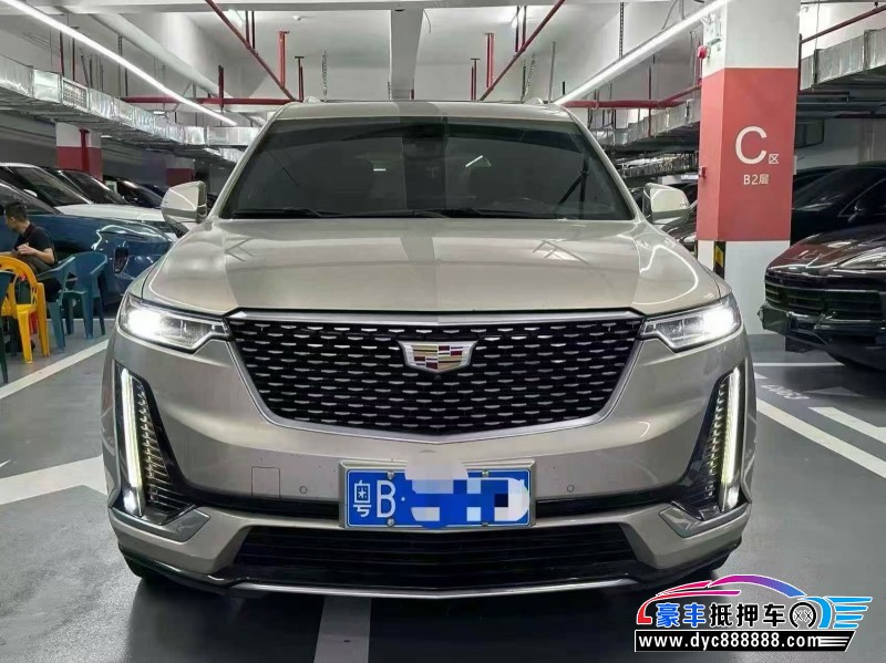 抵押车出售22年凯迪拉克xt6轿车