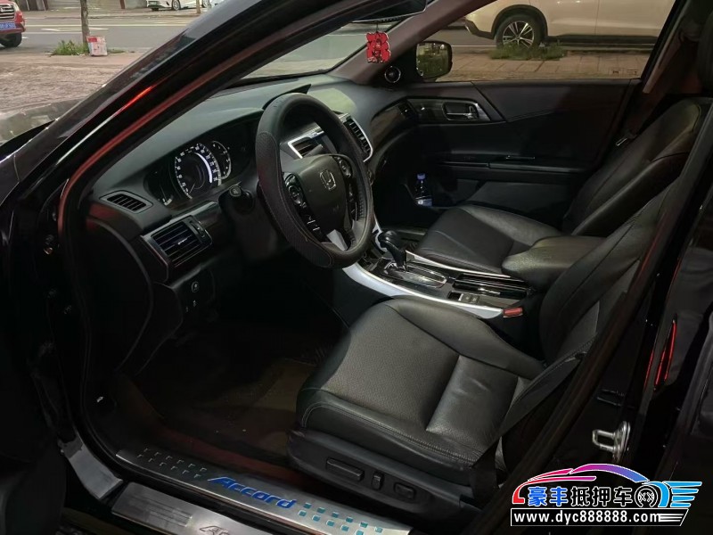 17年本田雅阁轿车抵押车出售