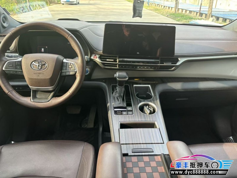 23年丰田格瑞维亚轿车抵押车出售