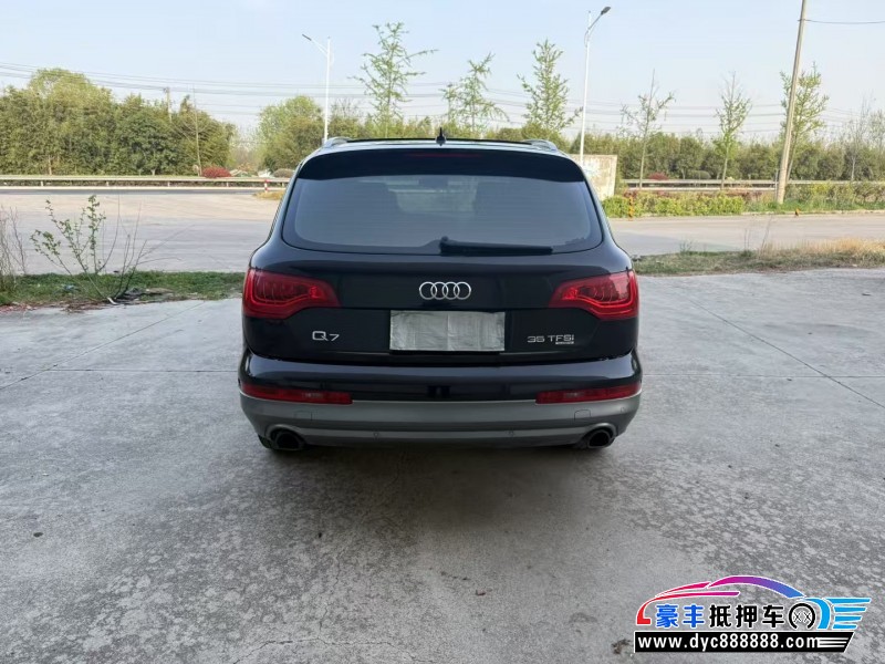 15年奥迪Q7轿车抵押车出售