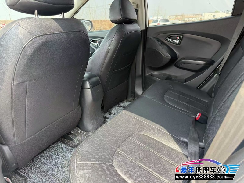 15年现代ix35轿车抵押车出售