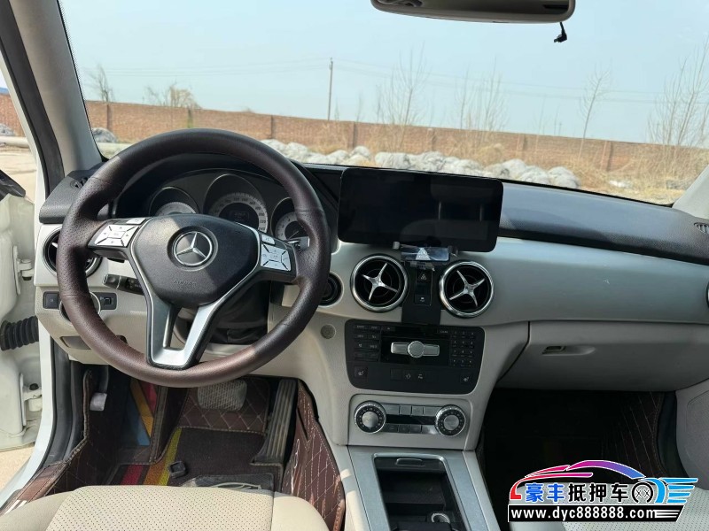 14年奔驰GLK轿车抵押车出售