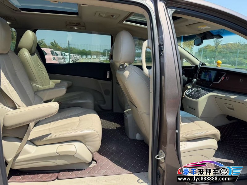 15年别克GL8轿车抵押车出售