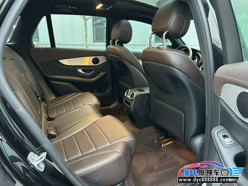 19年奔驰GLC轿车抵押车出售