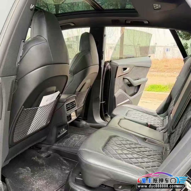 23年奥迪Q8轿车抵押车出售