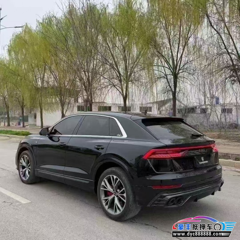 23年奥迪Q8轿车抵押车出售