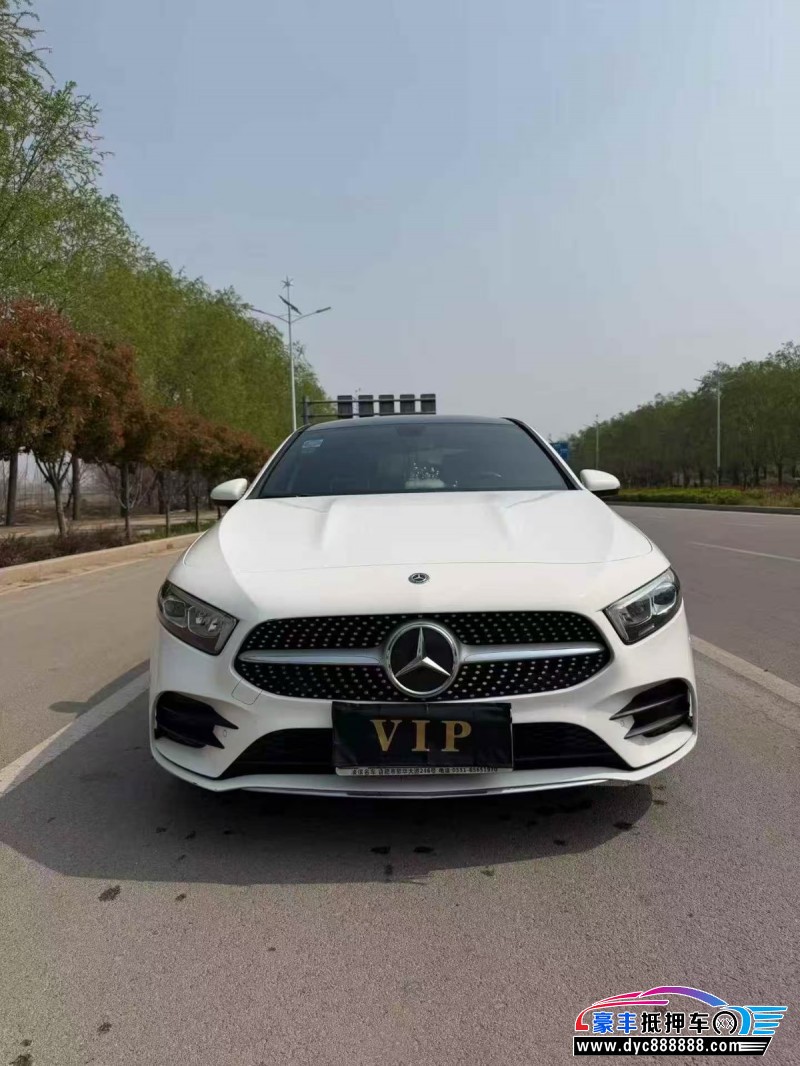 19年奔驰A轿车抵押车出售