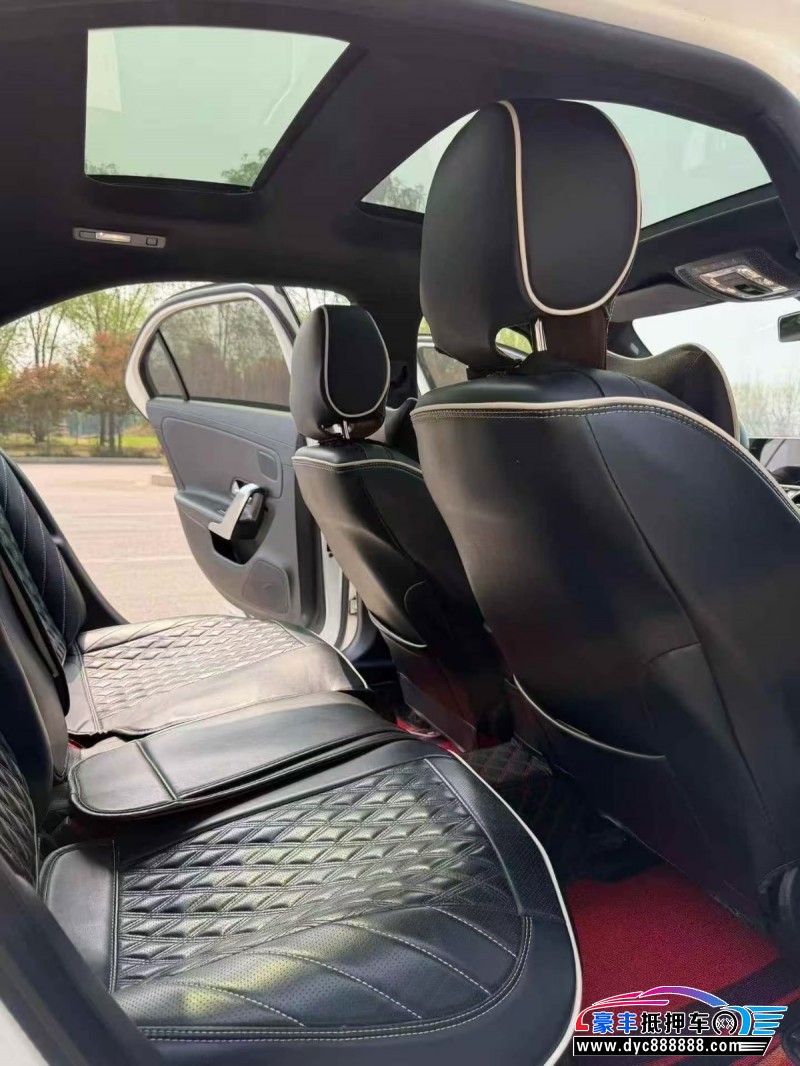 19年奔驰A轿车抵押车出售