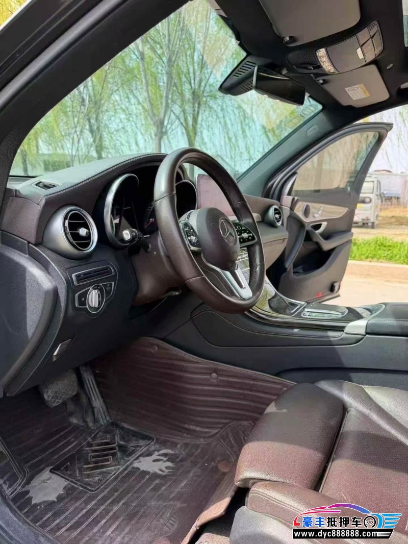 19年奔驰GLC轿车抵押车出售