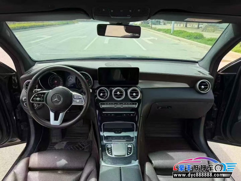 19年奔驰GLC轿车抵押车出售