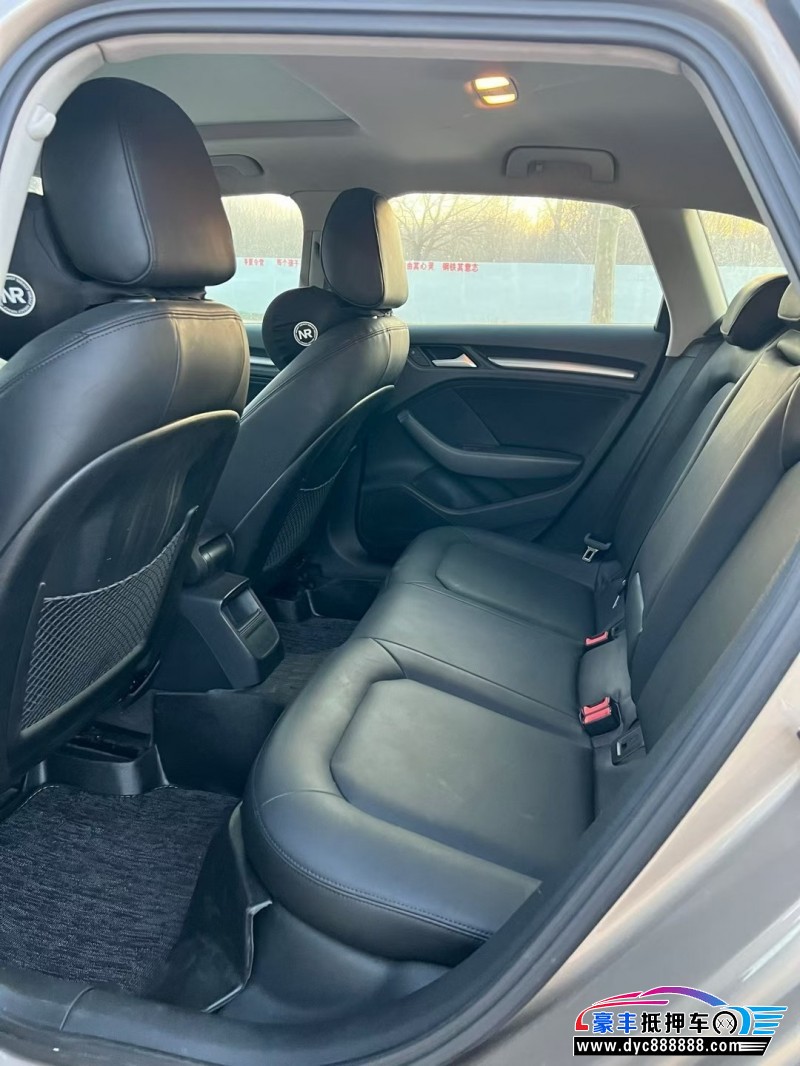 16年奥迪A3轿车抵押车出售