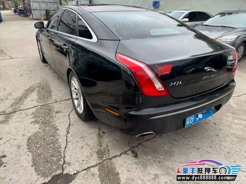 12年捷豹XJL轿车抵押车出售