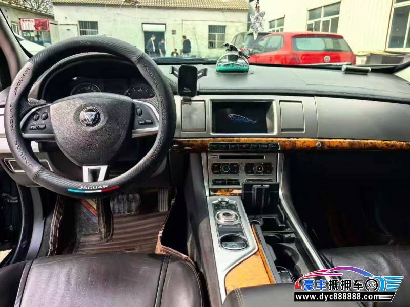 14年捷豹XF轿车抵押车出售