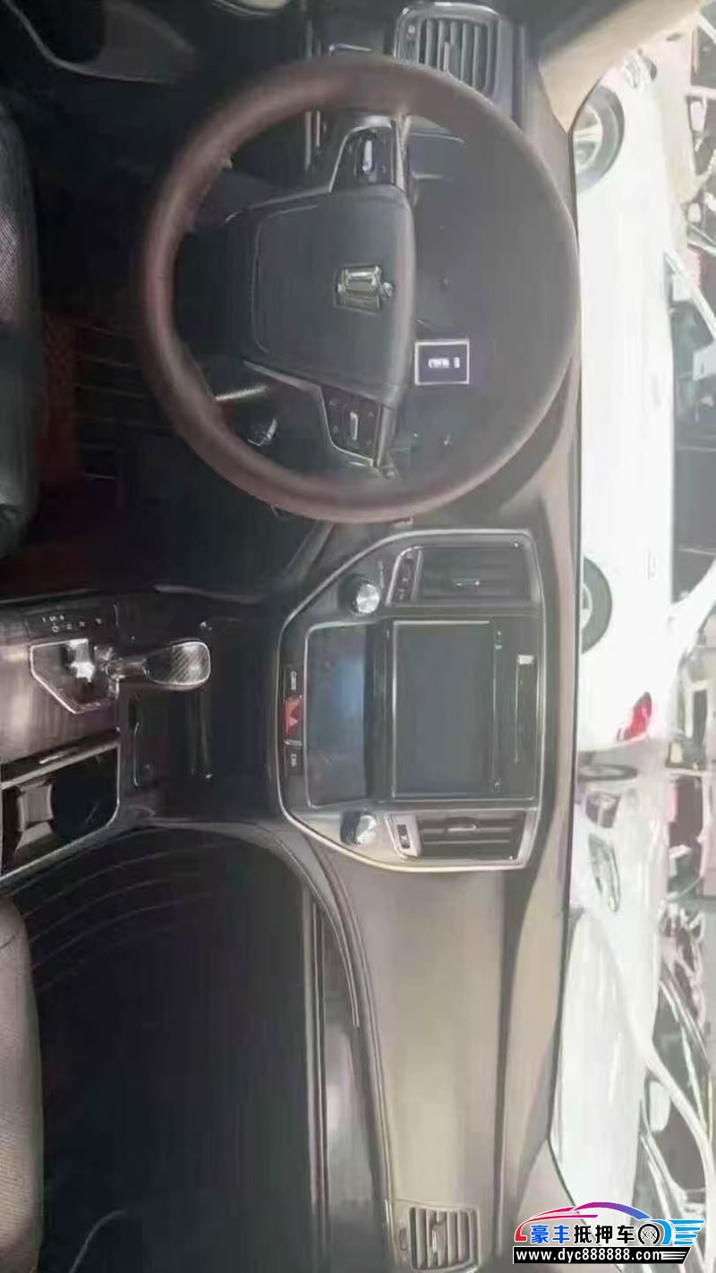 18年丰田皇冠轿车抵押车出售