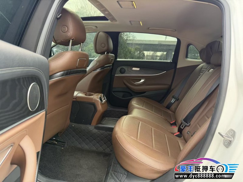 17年奔驰E轿车抵押车出售