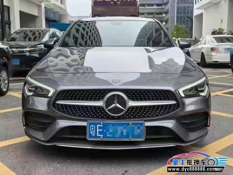 抵押车出售23年奔驰CLA轿车