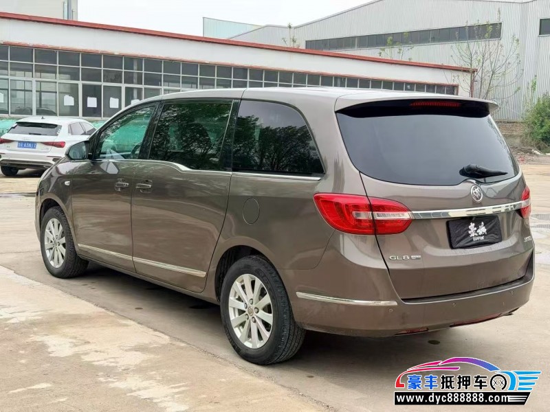 17年别克GL8轿车抵押车出售