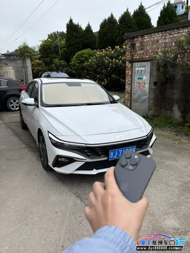 25年现代伊兰特轿车抵押车出售