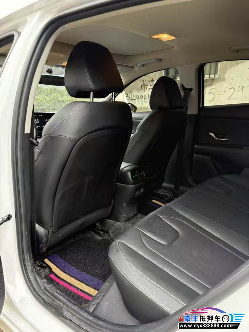 25年现代伊兰特轿车抵押车出售