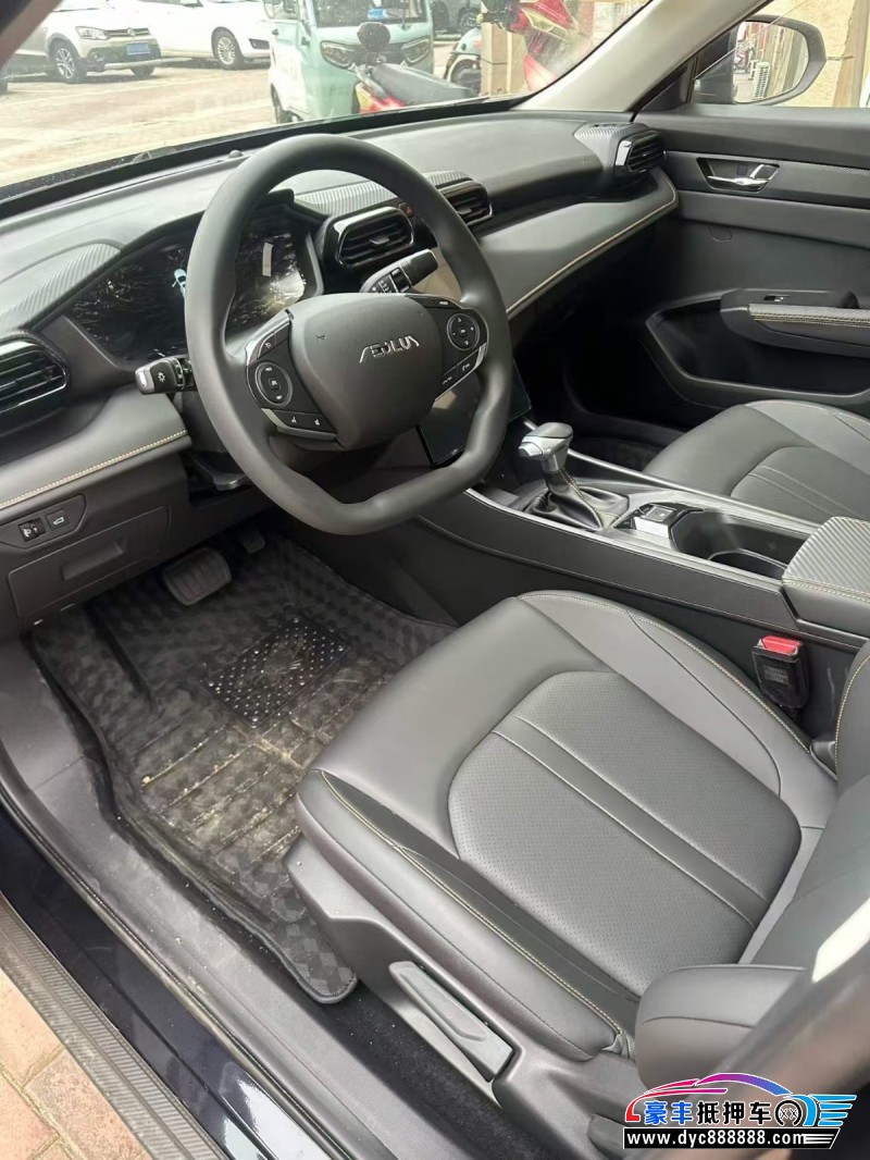 25年东风风神奕炫轿车抵押车出售