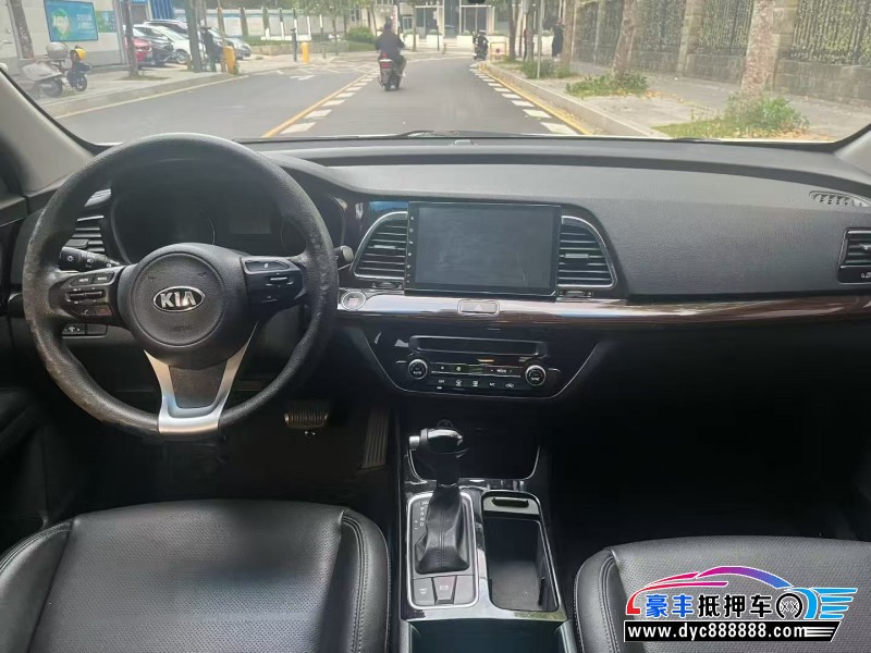 16年起亚K4轿车抵押车出售