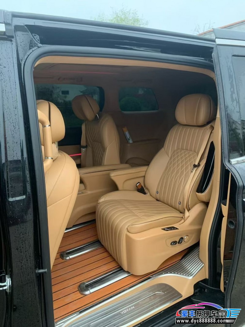 24年岚图梦想家轿车抵押车出售