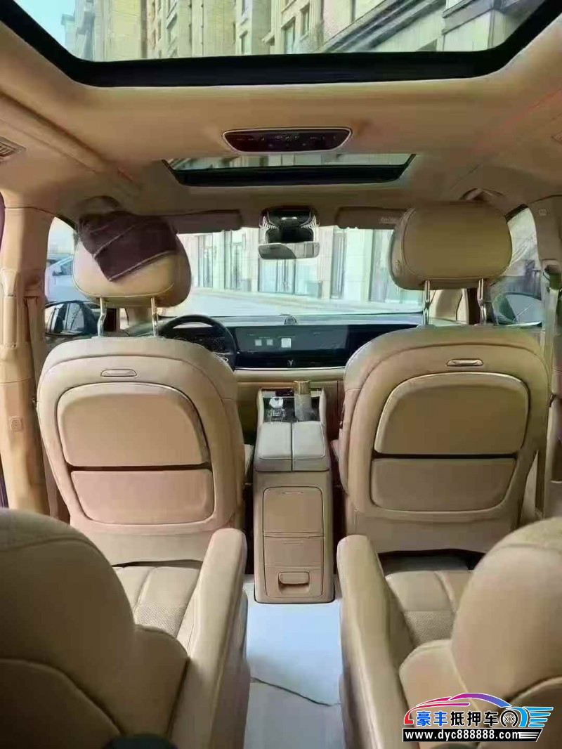 25年岚图梦想家轿车抵押车出售