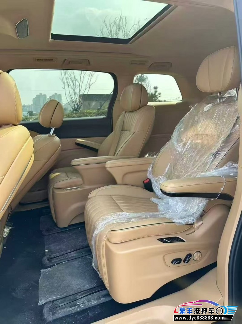 24年岚图梦想家轿车抵押车出售