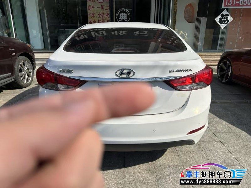 18年现代朗动轿车抵押车出售