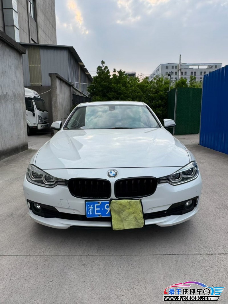 抵押车出售19年宝马3系轿车